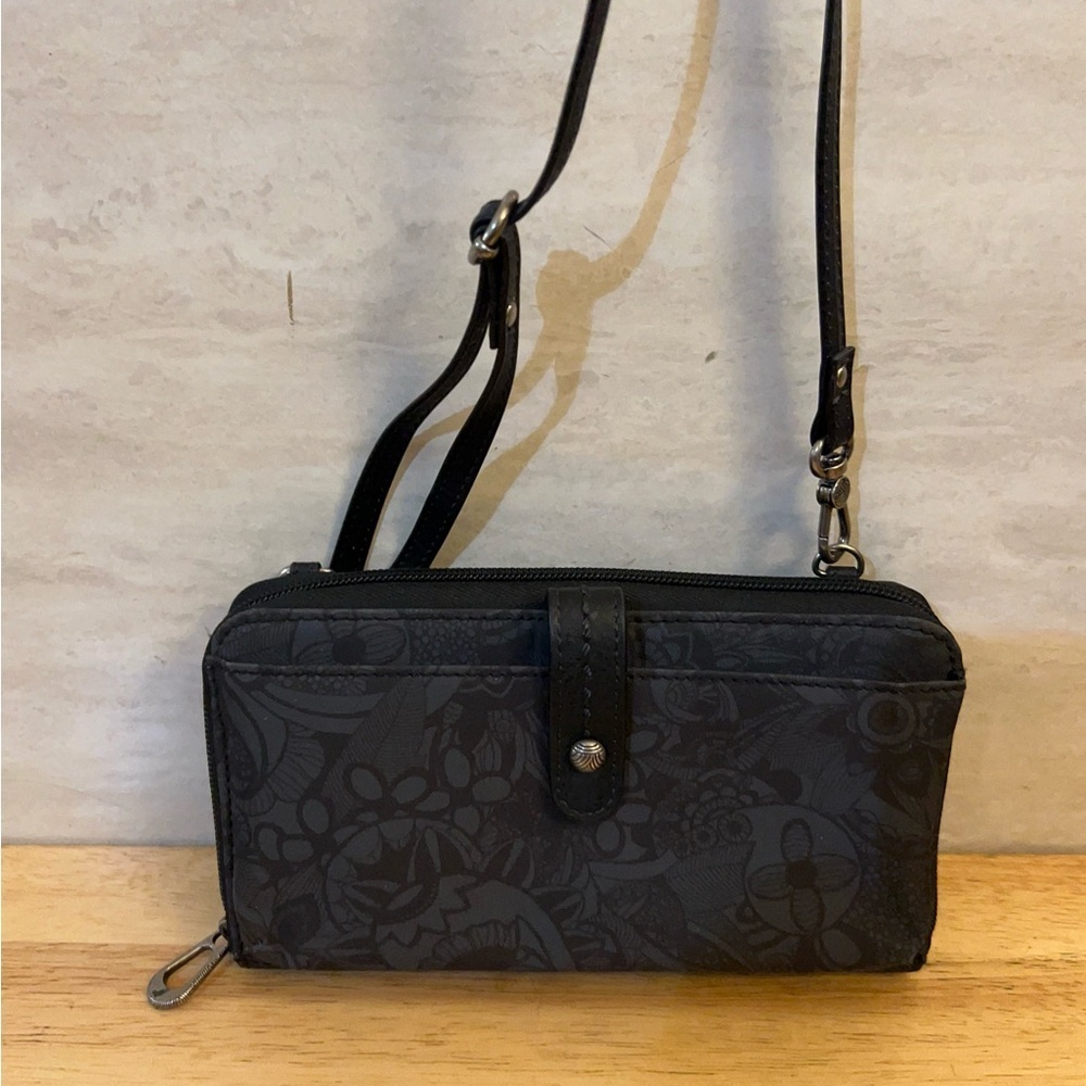 Sakroots Artist Circle Charcoal Floral Crossbody Clutch - Picture 4 of 12